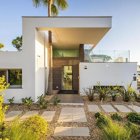 Amazing Villa In A Great Location With Facilities Villa *